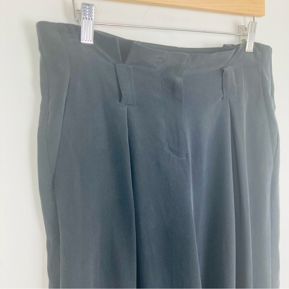 L’Agence black silk pleated, high waisted, wide leg trousers. Size 6 - Picture 3 of 6